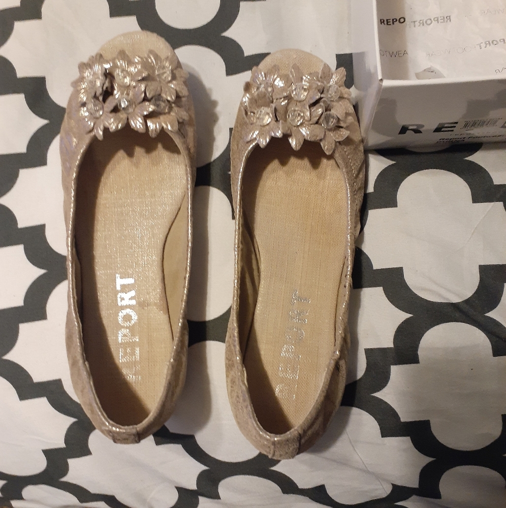 Report ballerina flat